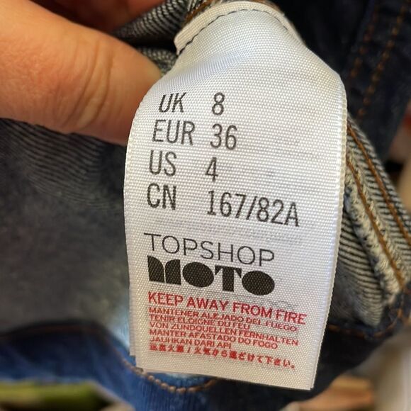 ✨Topshop Moto Dark Wash Front Zip Denim Mini Skirt - Picture 6 of 8